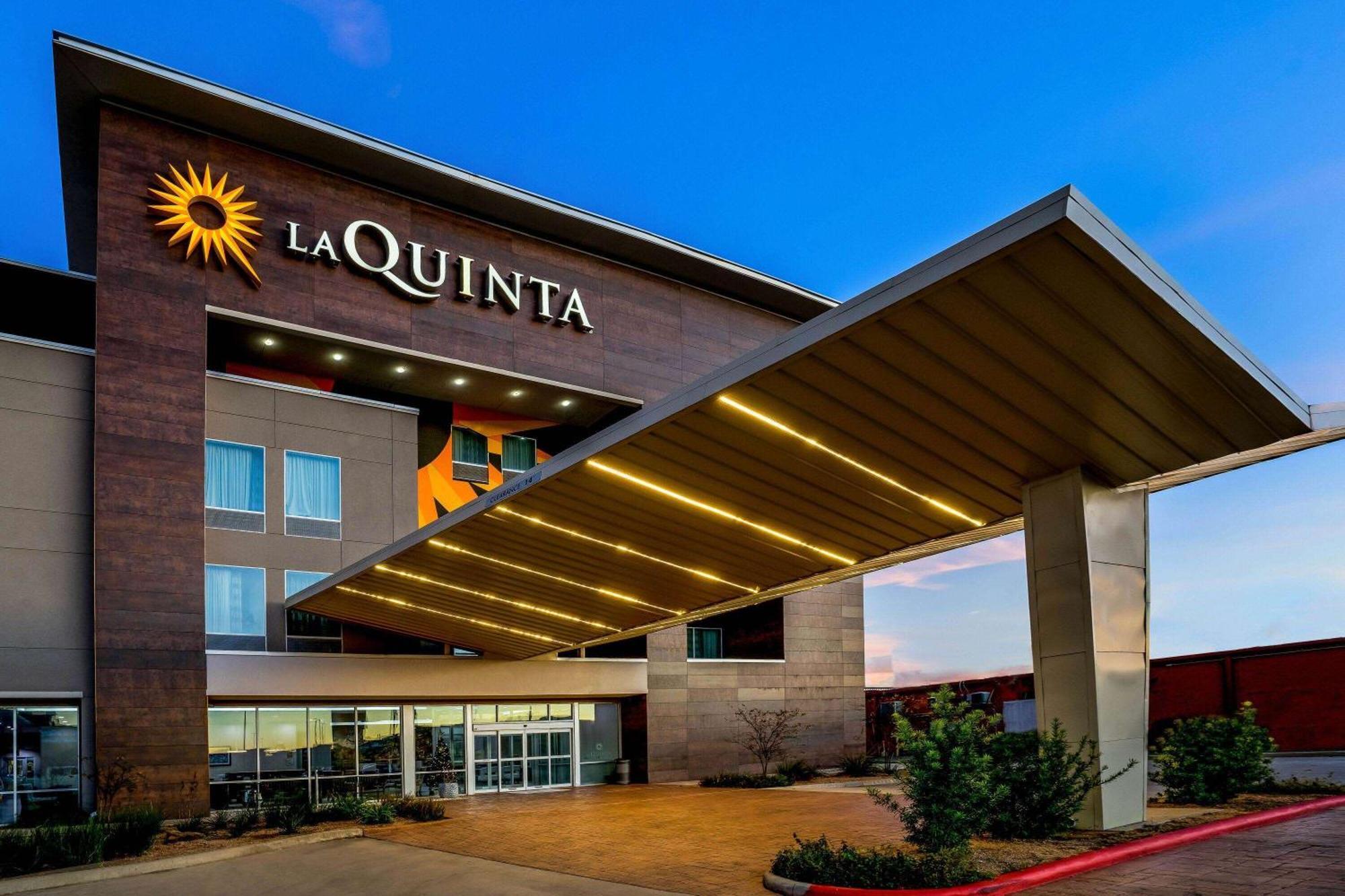 La Quinta By Wyndham Houston Cypress Hotel Exterior photo